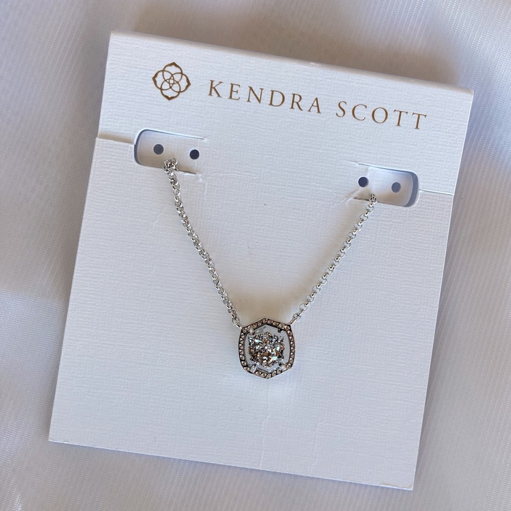 Kendra Scott Davie Pendant Necklace NWT